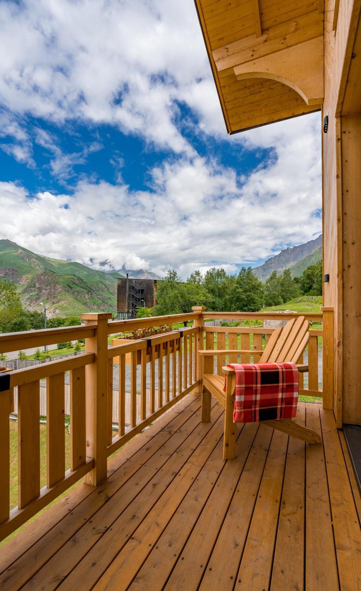 1740 Boutique Hotel Kazbegi Ngoại thất bức ảnh